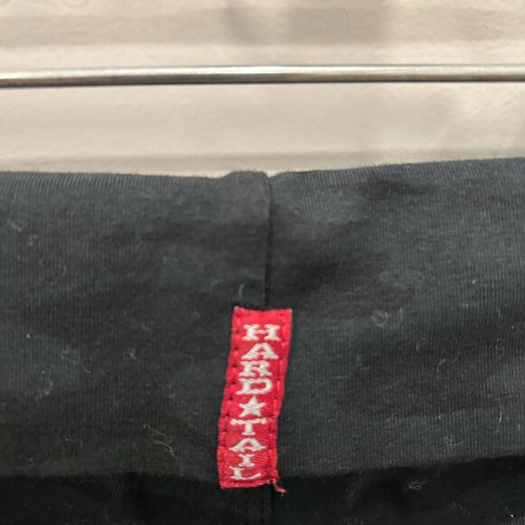 Hard Tail cropped dark camo yoga pants NEW Large - Picture 3 of 6